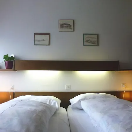 Bahnhof Szálloda 2*