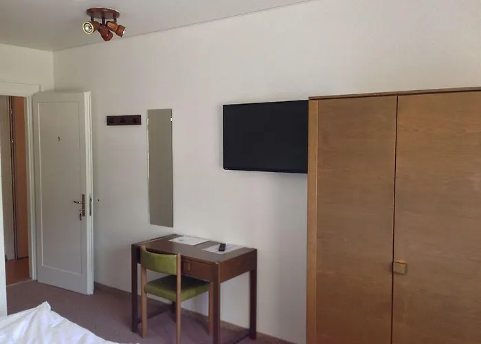 Bahnhof إنترلاكن