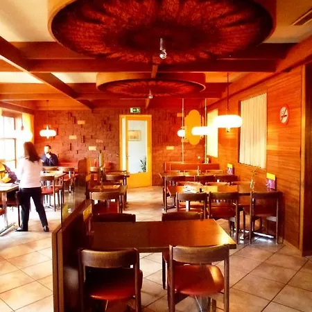 Bahnhof Szálloda 2*